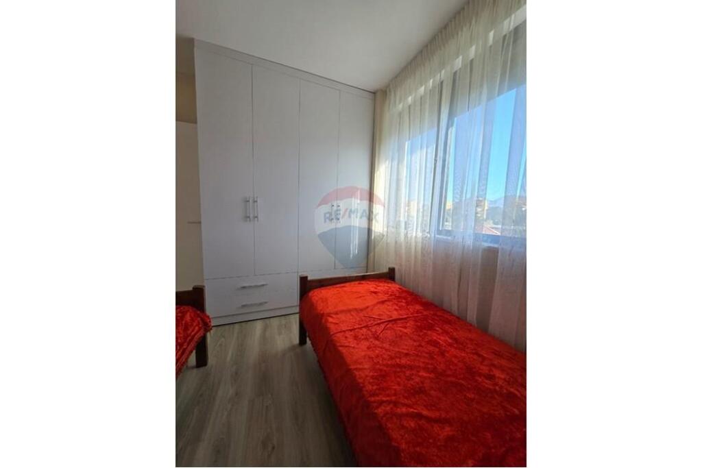 Jepet me qira 2+1 tek Ish Parku i Autobuzave,Rezidenca Alba.