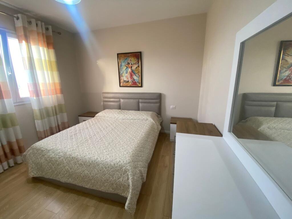 Affittasi 2+1+2 Via Peti Lago Secco 700€