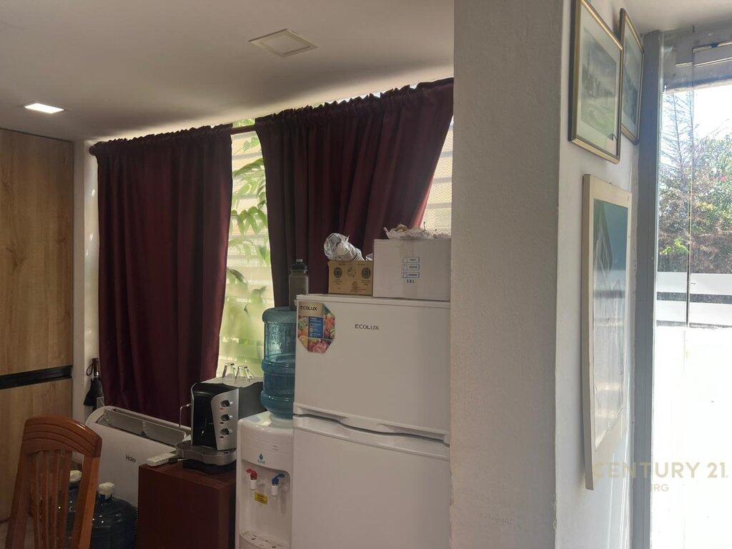 🏢 Spazio Commerciale in Vendita – Ex Campo di Aviazione, Tirana