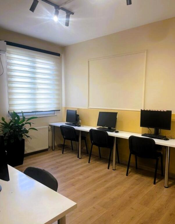 Zyrë Moderne me 6 ambjente pune per Qira në Kika 2, Komuna e Parisit