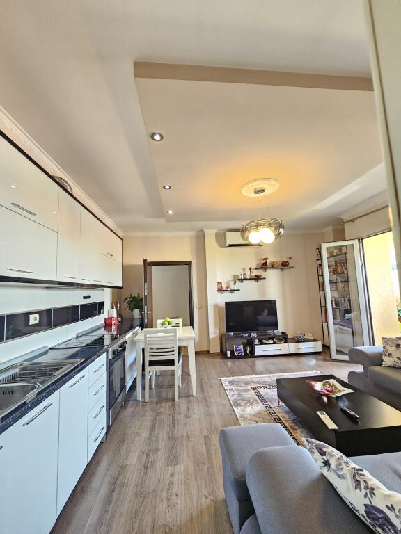 VENDESI APPARTAMENTO 2+1 – EX CAMPO DI AVIAZIONE 📍 Posizione: Ex campo di aviazione 🏢 Piano: 9 ultimo 📐 Superficie: 85 m² lordo / 74 m² netto prezzo :163.000 euro