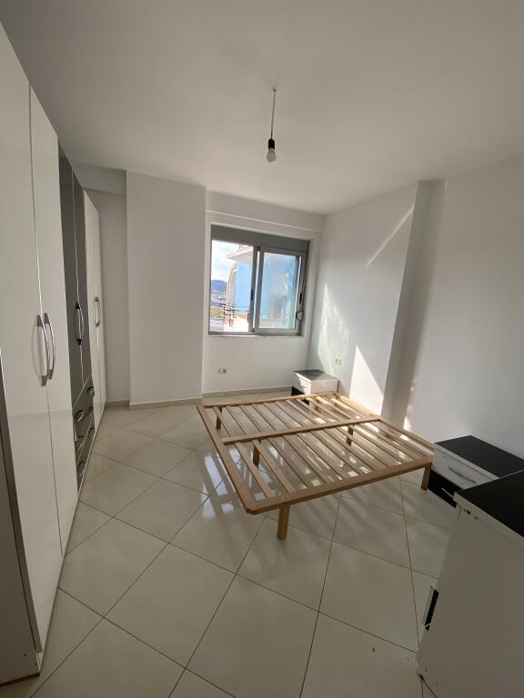 Tek Spitali Hygeia Shitet Apartament 1+1 Me Planimetri Te Rregullt!