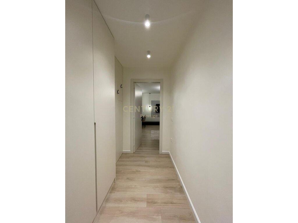 APARTAMENT 2+1 ME QIRA NE KRAH TE AMBASADES AMERIKANE, TIRANE! 1,200 € /Muaj