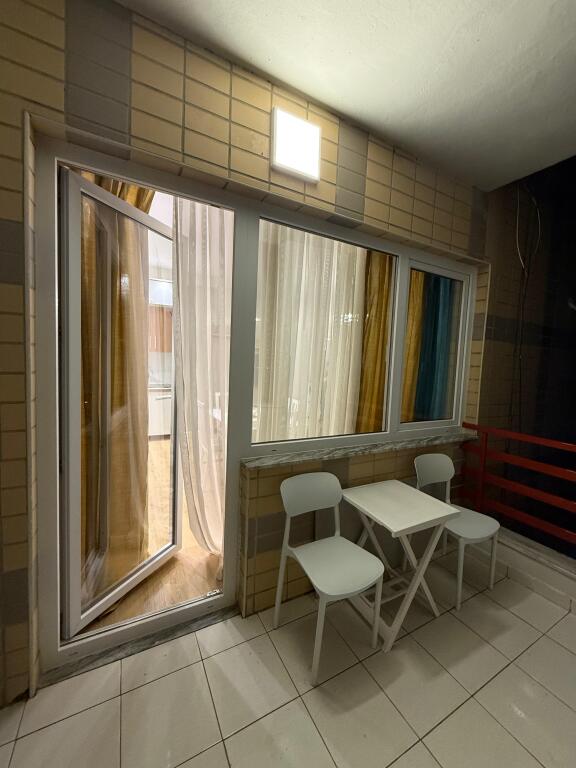 Apartment 1+1, Astir!