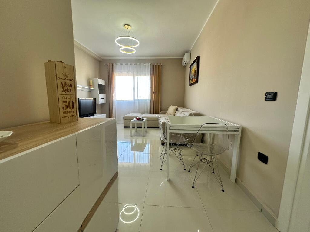 Apartament me qira 1+1/Vlore