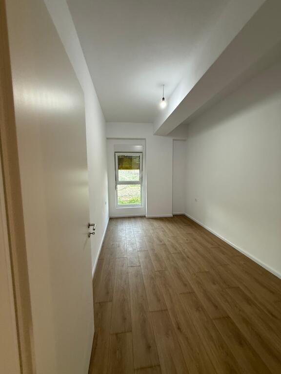 Shitet apartament 2+1+2 tek Ali Demi Kompleksi Kaimi !