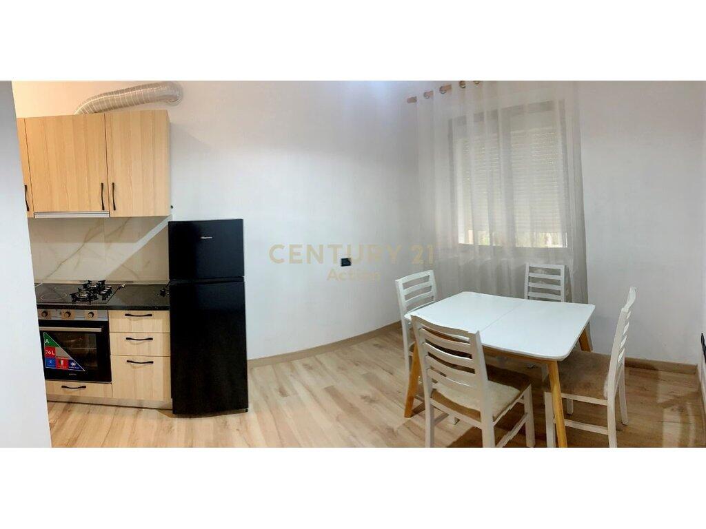 JAPIM ME QIRA APARTAMENT 2+1 NË QENDËR -DURRËS!