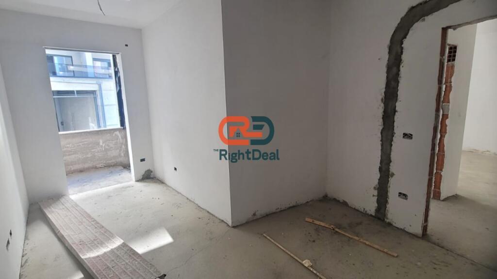 Ne Paskuqan, Shitet Apartament 2+1, Me Vendndodhje Perfekte !!