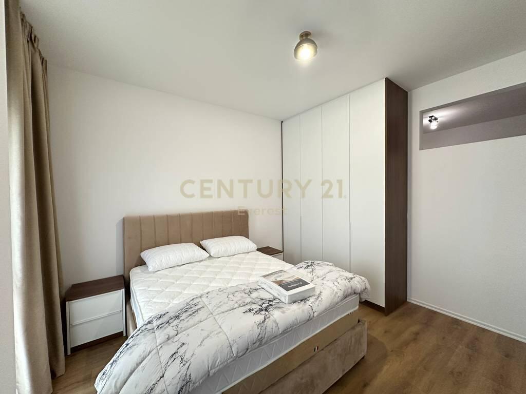 ZOGU I ZI, APARTAMENT 2+1 PER QIRA