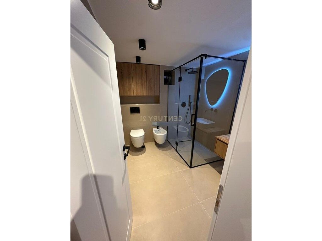 Apartament 2+1 me oborr privat + POST PARKIMI