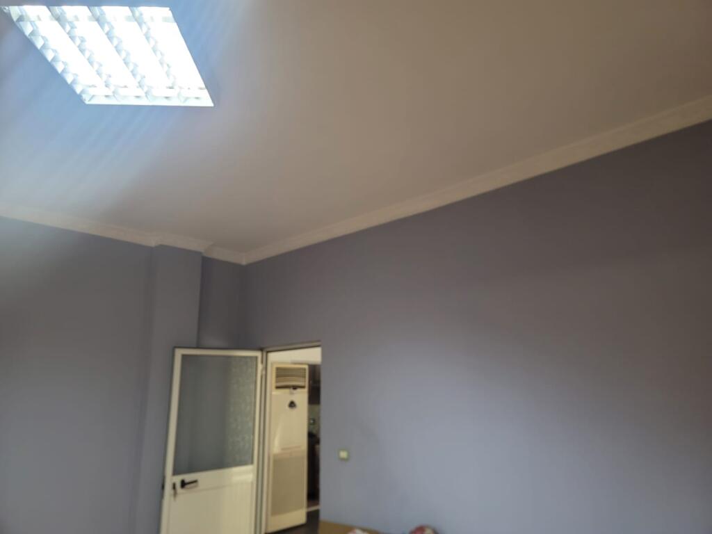 ZYRE ME QERA 220 M2 LAPRAKE 1500 EURO