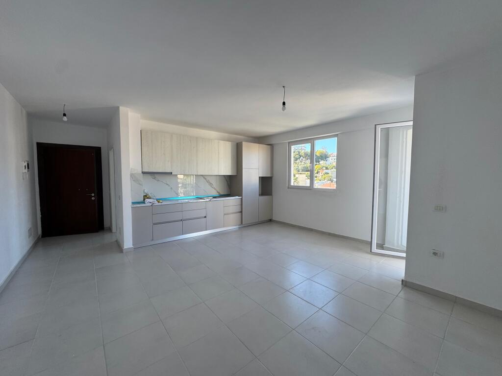 Appartamento 3+1+2 in Affitto – Durrës