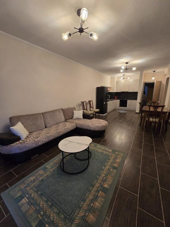 APARTAMENT ME QERA 2+1 YZBERISHT 500 EURO