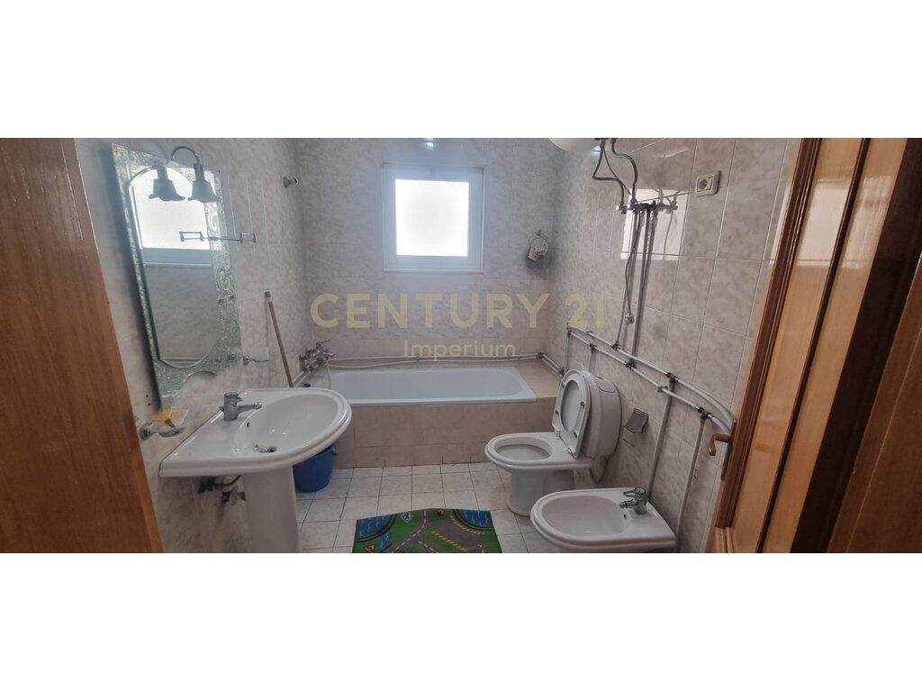 2+1 apartment with separate kitchen and 2 balconies for RENT – Laprakë, Tirana 600 € /Month