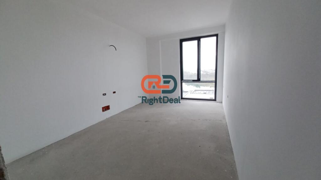 Tek Lakeside Residence, Shitet Apartament 2+1+2 Me Planimetri Perfekte!!