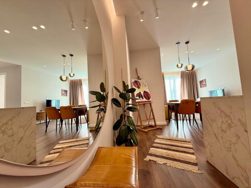 Apartment 2+1 at Komuna e Parisit