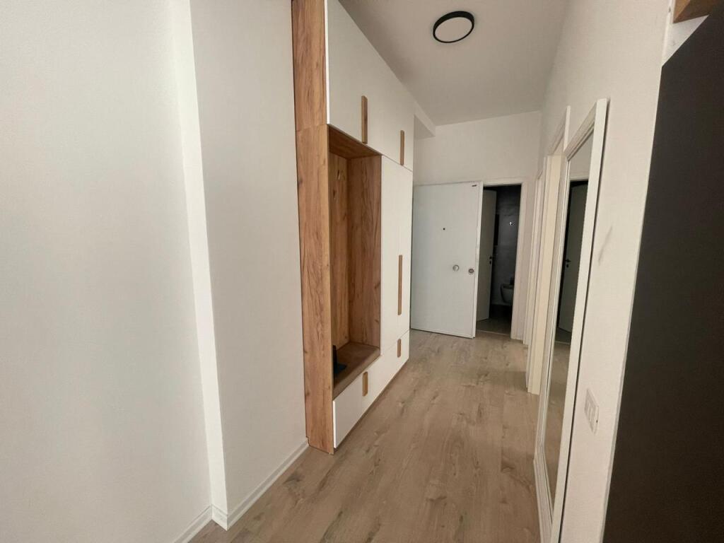 In affitto 2+1, 21 Dhjetori