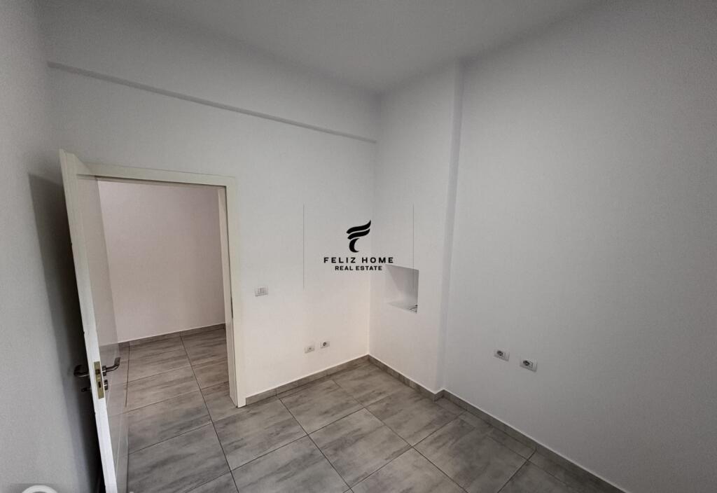 OFFICE FOR RENT 75 M2 DIBRA STREET 500 EURO