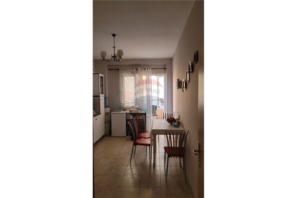 Apartment 2+1 for rent, Elbasanit Street – near the School of Foreign Languages!