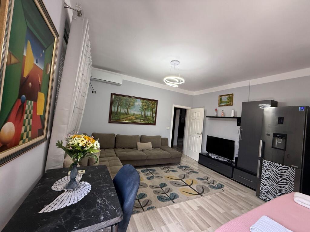 GARZIONERE ME QIRA ISH EKSPOZITA 50.000 LEKE