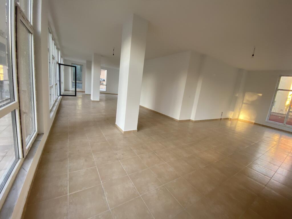 Business premises with an area of 150 m2, service complex train station, 2500 euros