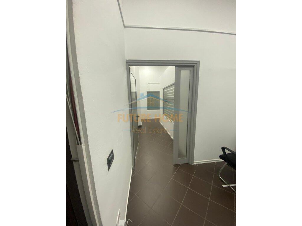 Business premises for rent at the Paris Commune