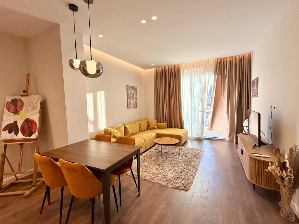 Apartment 2+1 at Komuna e Parisit