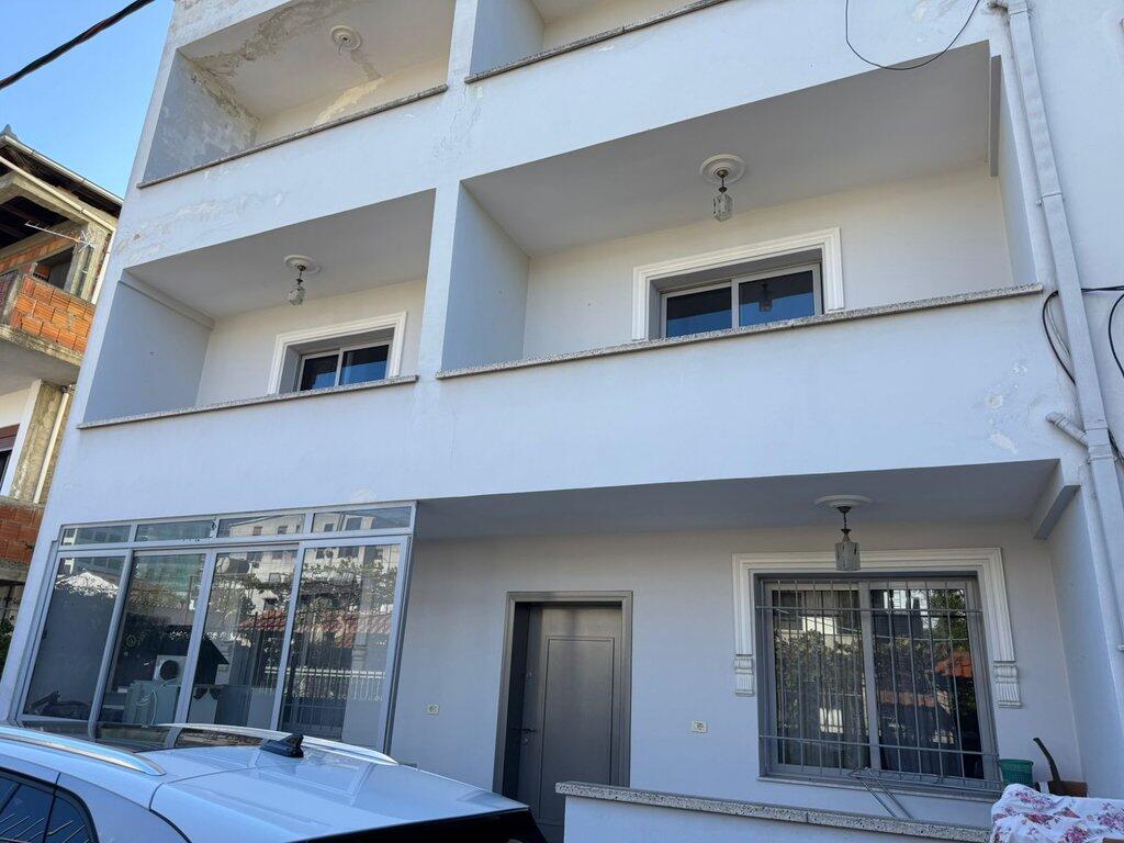 Vilë 2+1 Me Qira në Porcelan,prane UET, Tiranë