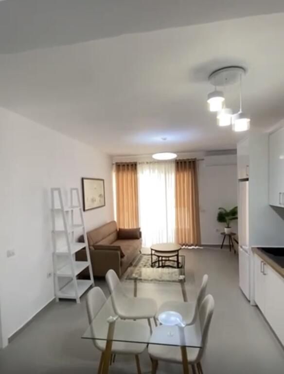 Apartment 1+1 for rent on Durres Street near the Colosseum!