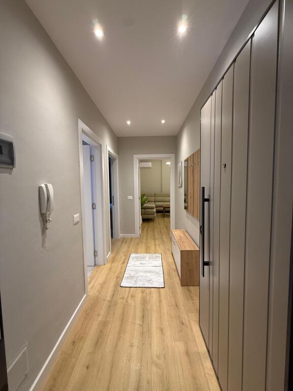 Apartment 1+1, Astir!