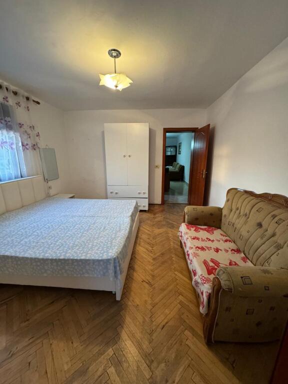 Jepet me qera Apartamenti 2+1,Myslym shyr , prane tregut cam .500 mije leke