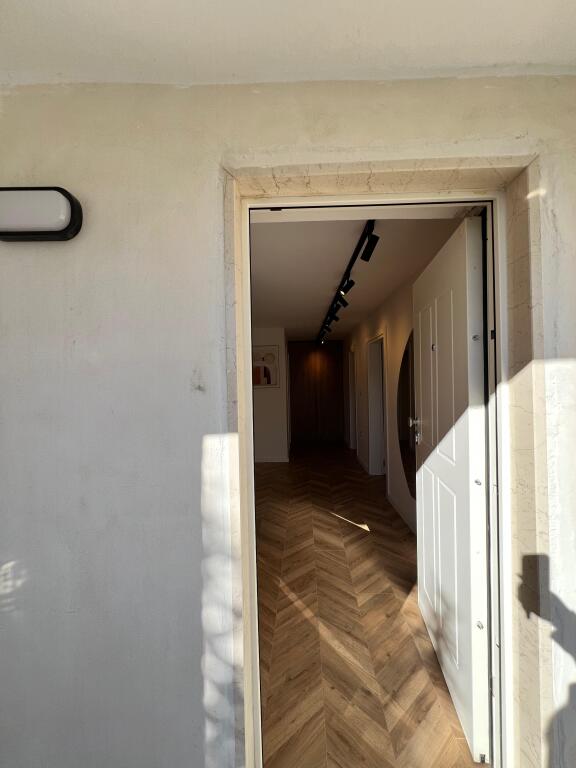 Vile per qira 2+1 tek Tregu Elektrik