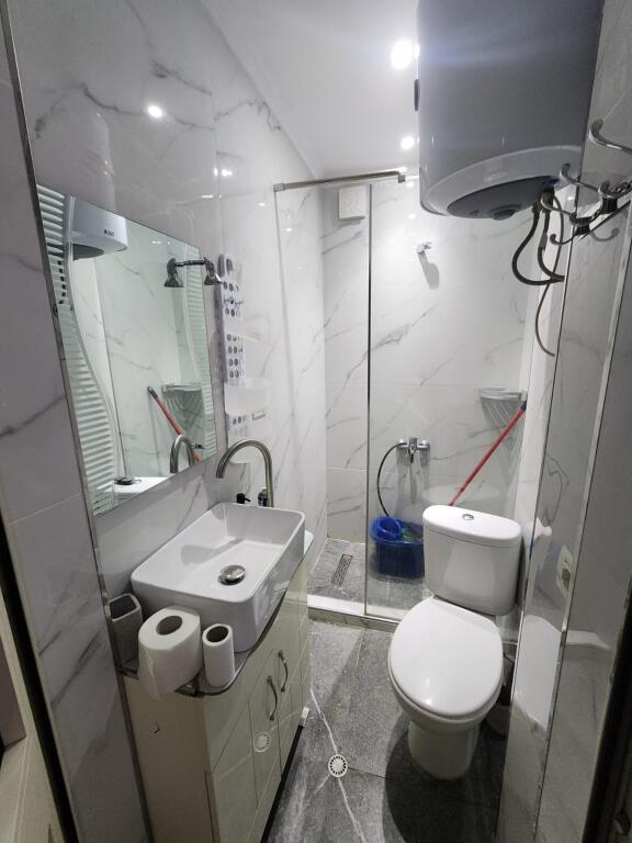 Jepen me qera super Apartament  Iliria Plazh      1+1