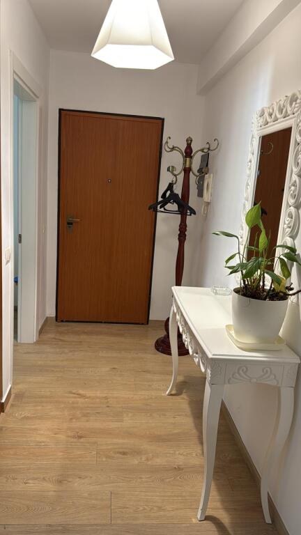 Apartament për Qira Afatgjatë Lungomare