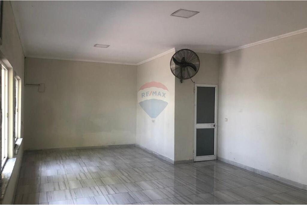 Zyrë - Për Qira - Fabrika E Miellit, Tiranë !