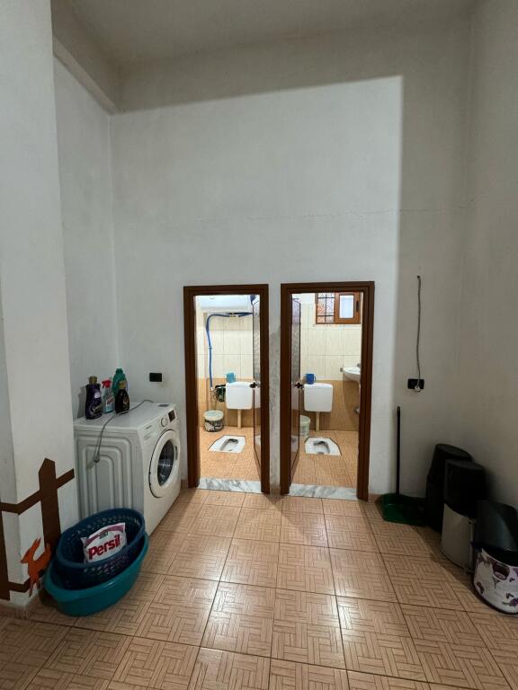 Business premises for rent, Kamez