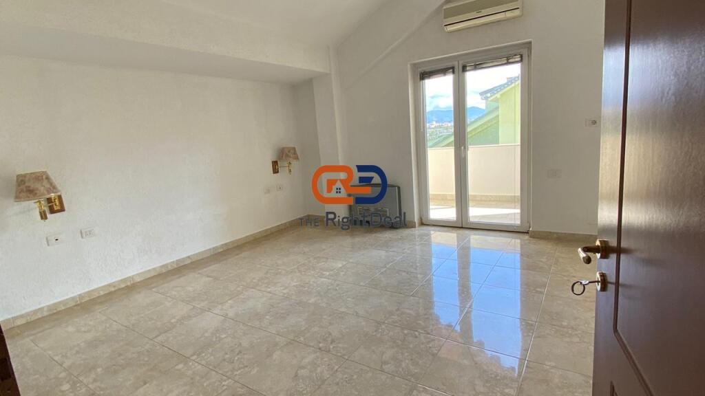 Al Lago Secco, Super Attico In Vendita Con Veranda E Vista Meravigliosa !!