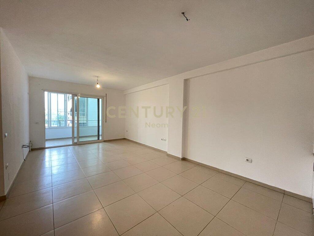 SHITET APARTAMENT 2+1+2 NE KINOSTUDIO! 185,000 €