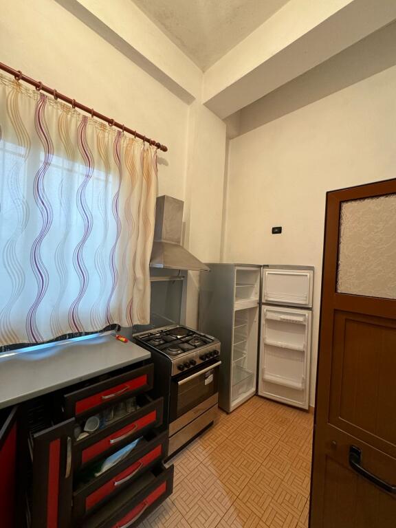 Business premises for rent, Kamez