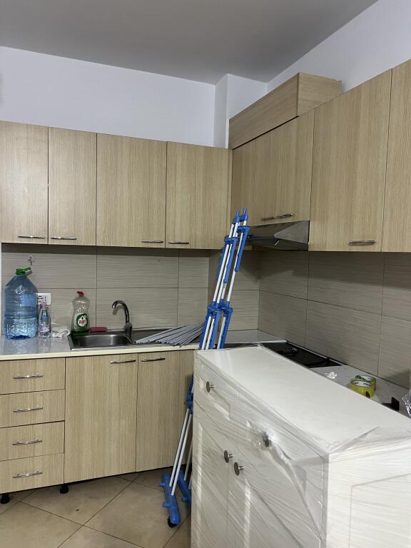 For rent 2+1+2 Empty Astir 400 thousand lek