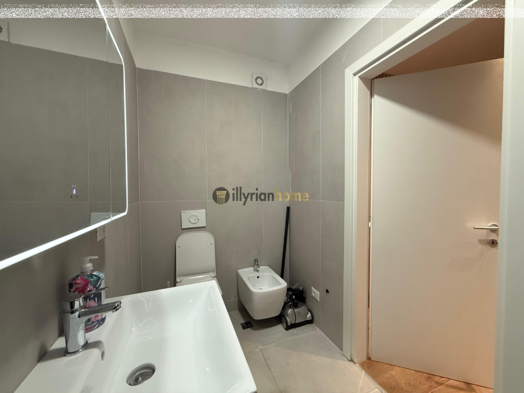 Affittasi Appartamento 2+1+ Balcone, “Vasil Shanto”, Tirana