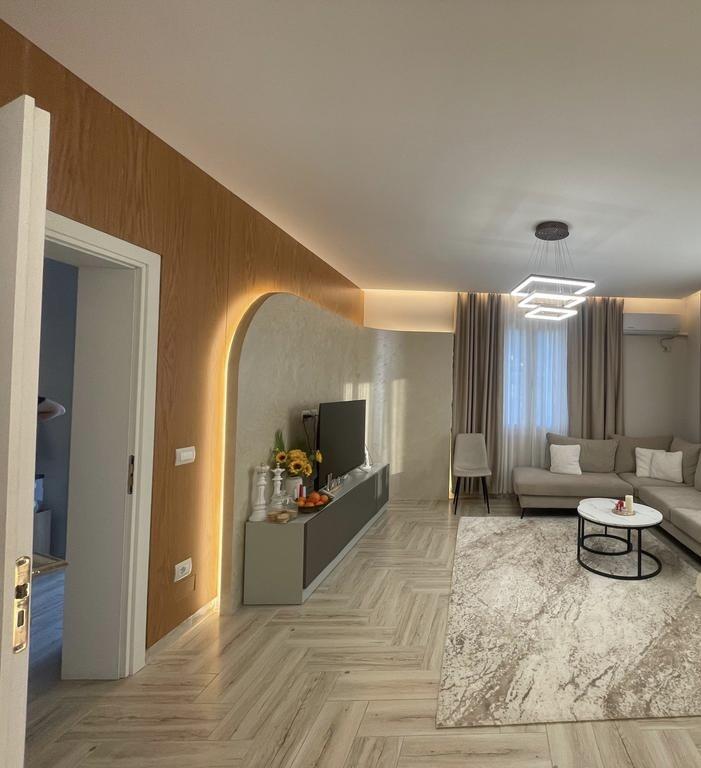 VILLA SU TRE PIANI IN AFFITTO A MULLET