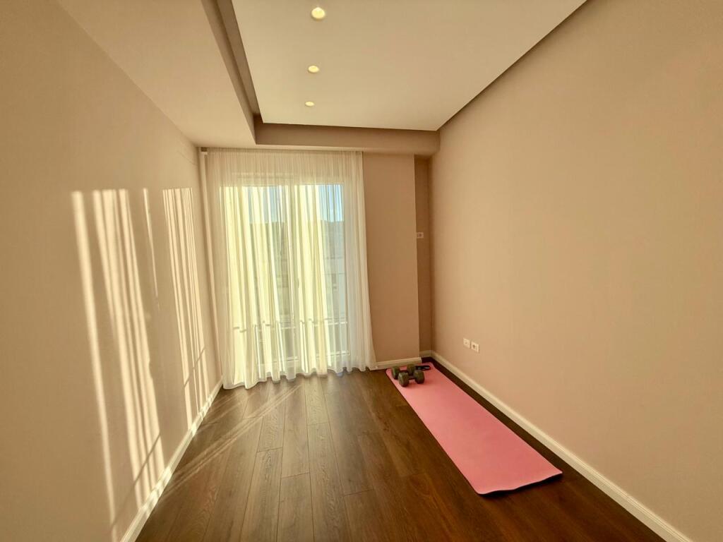 2+1 𝐏𝐄𝐑 𝐐𝐈𝐑𝐀 𝐊𝐎𝐌𝐔𝐍𝐀 𝐄 𝐏𝐀𝐑𝐈𝐒𝐈𝐓