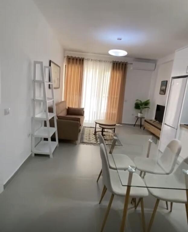 Apartment 1+1 for rent on Durres Street near the Colosseum!