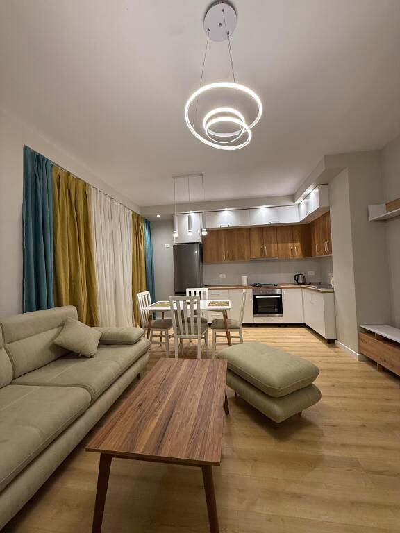 Apartment 1+1, Astir!