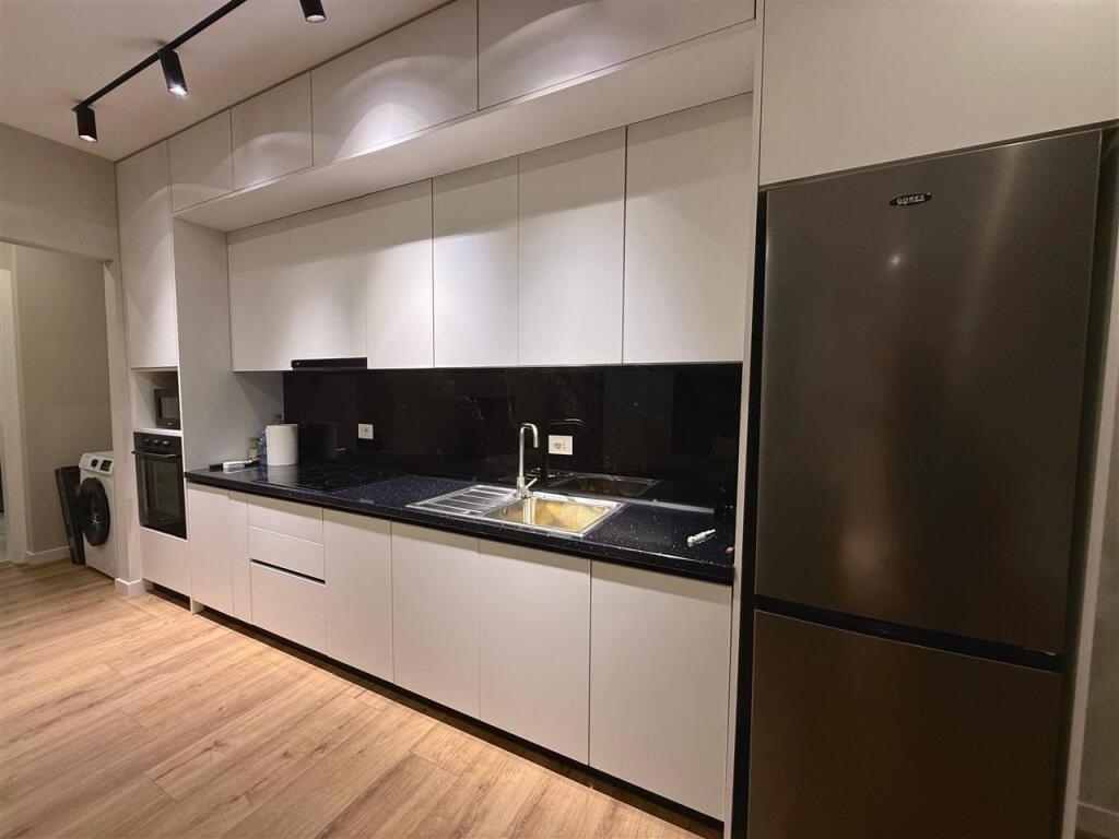 APARTAMENT ME QERA 1+1 FARKE 600 EURO