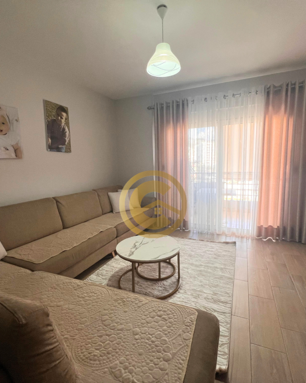 Apartament 2+1 me pamje mahnitëse nga deti – elegancë dhe komoditet në zemër të Sarandës