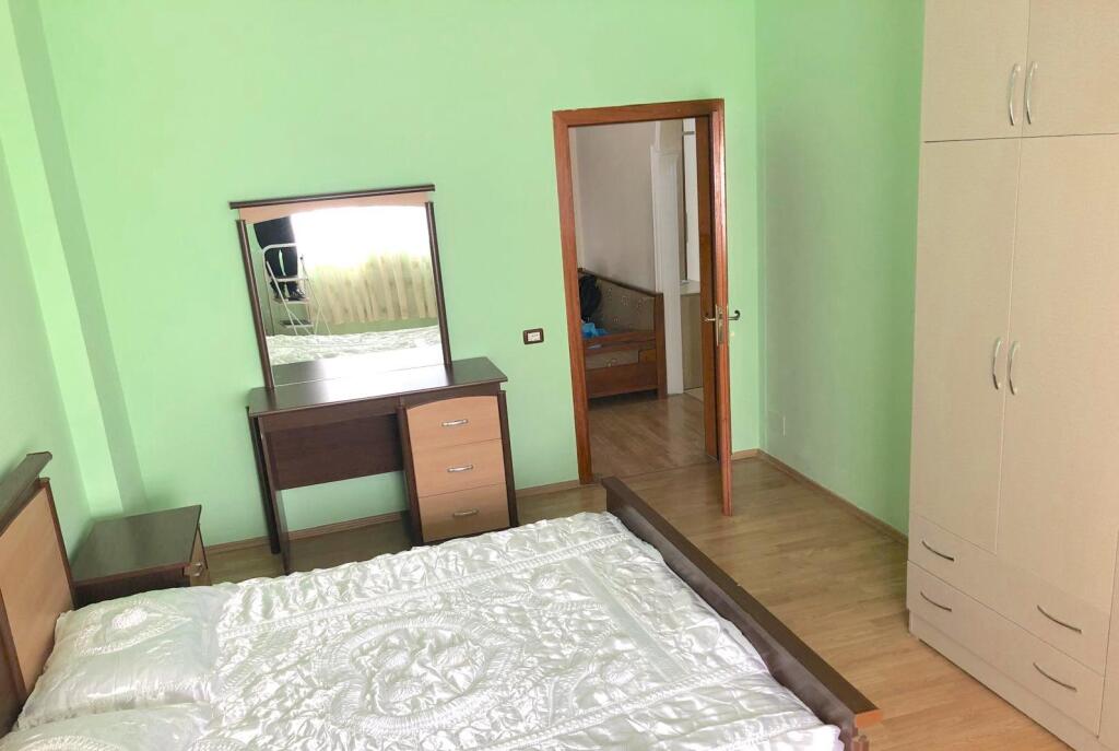 Apartament 2+1 me qera tek Rruga e Burgut (37,000 Leke)