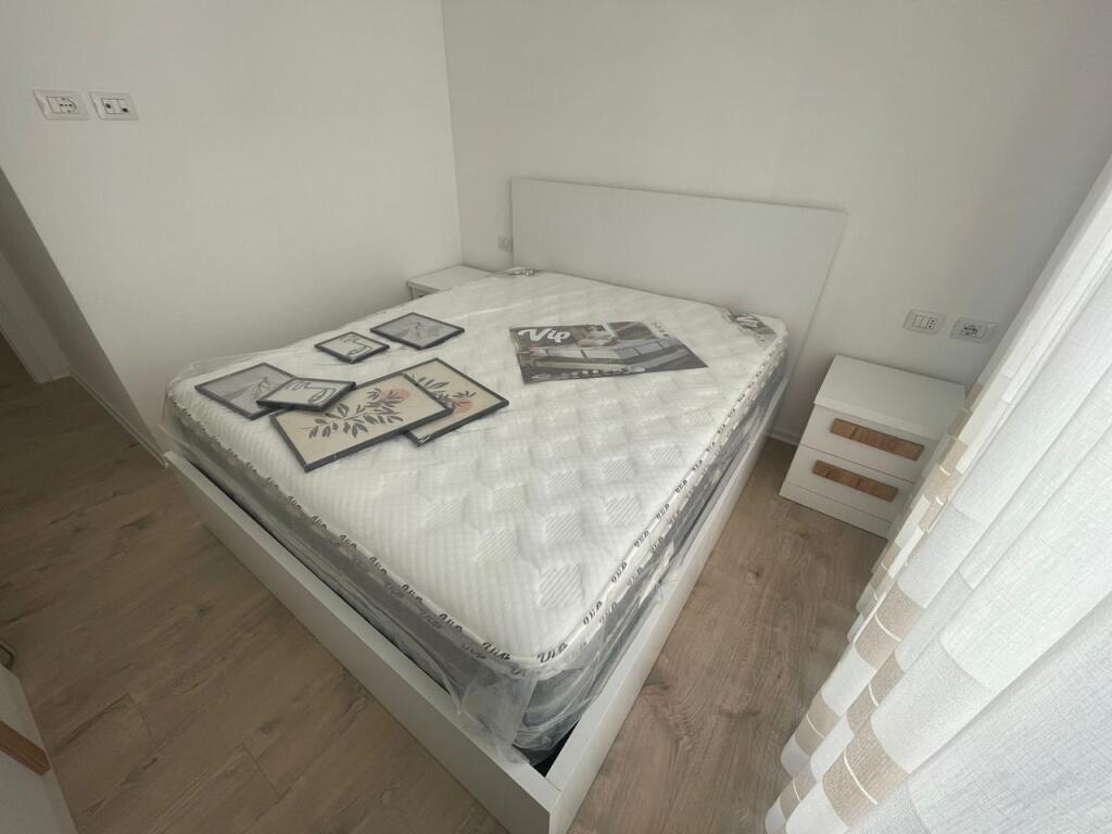 In affitto 2+1, 21 Dhjetori