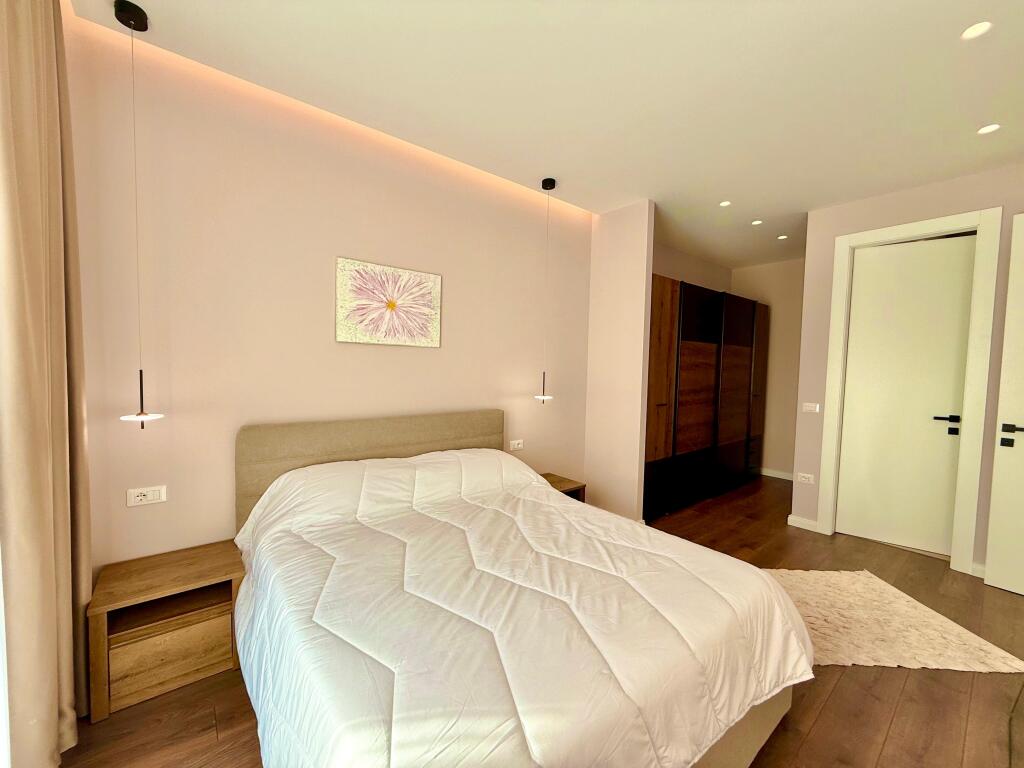 Apartment 2+1 at Komuna e Parisit